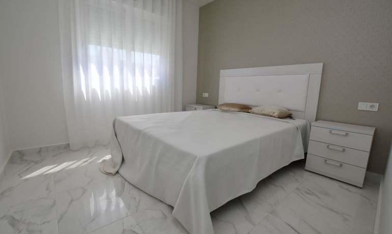 Venta - Casa -
San Miguel de Salinas - Ciudad De Las Comunicaciones