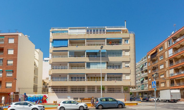 Venta - Apartamento / piso -
Torrevieja - Playa del cura