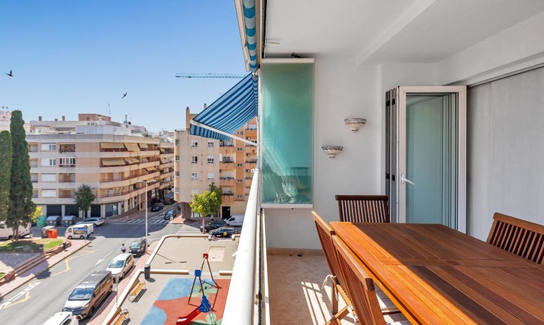 Venta - Apartamento / piso -
Torrevieja - Playa del cura