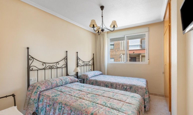 Venta - Apartamento / piso -
Torrevieja - Playa del cura