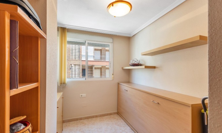Venta - Apartamento / piso -
Torrevieja - Playa del cura