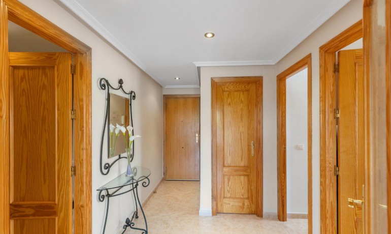 Venta - Apartamento / piso -
Torrevieja - Playa del cura