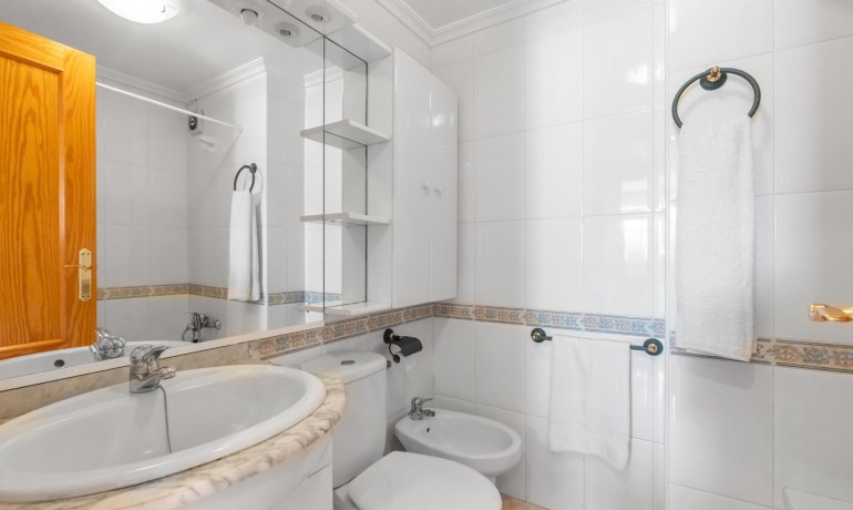 Venta - Apartamento / piso -
Torrevieja - Playa del cura