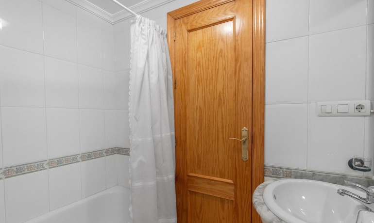 Venta - Apartamento / piso -
Torrevieja - Playa del cura