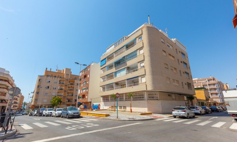 Venta - Apartamento / piso -
Torrevieja - Playa del cura