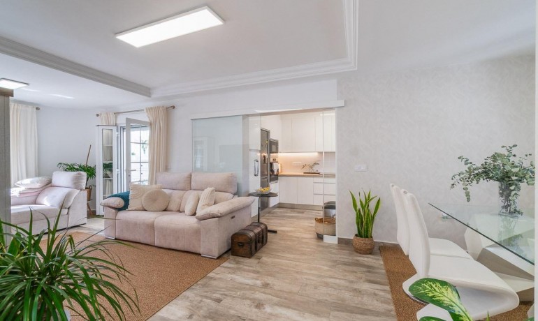 Venta - Casa -
San Miguel de Salinas - Las filipinas