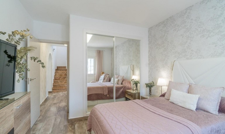 Venta - Casa -
San Miguel de Salinas - Las filipinas