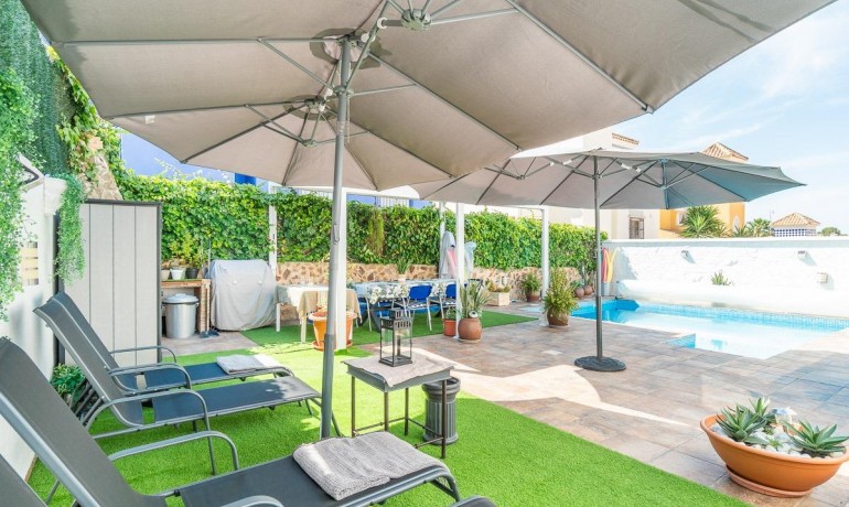 Venta - Casa -
San Miguel de Salinas - Las filipinas