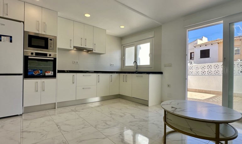 Revente - Maison -
Orihuela Costa - Los Balcones