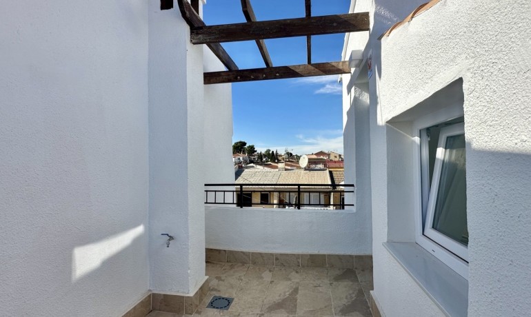Revente - Maison -
Orihuela Costa - Los Balcones