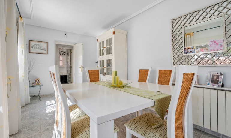 Revente - Villa -
Ciudad Quesada - La Marquesa