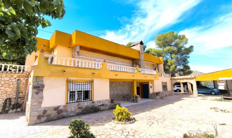 Herverkoop - Villa -
Yecla - Inland
