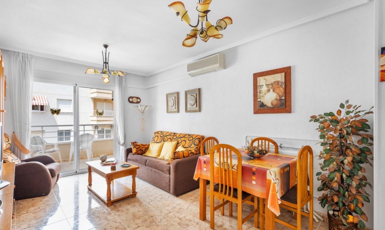 Herverkoop - Appartement / Flat -
Torrevieja* - Estacion de autobuses