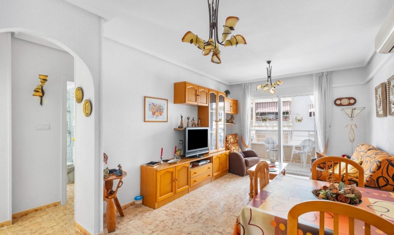 Herverkoop - Appartement / Flat -
Torrevieja* - Estacion de autobuses