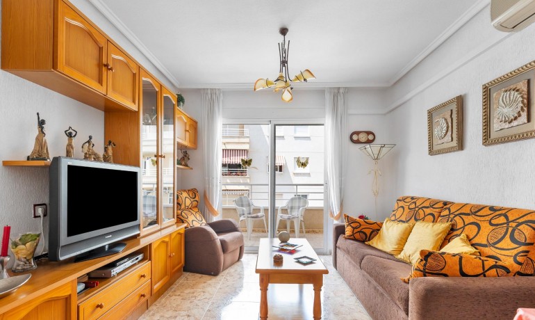 Herverkoop - Appartement / Flat -
Torrevieja* - Estacion de autobuses