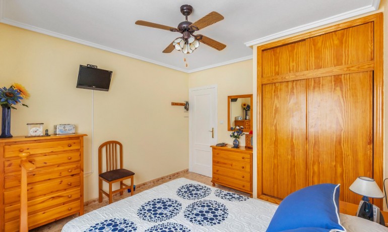 Herverkoop - Appartement / Flat -
Torrevieja* - Estacion de autobuses