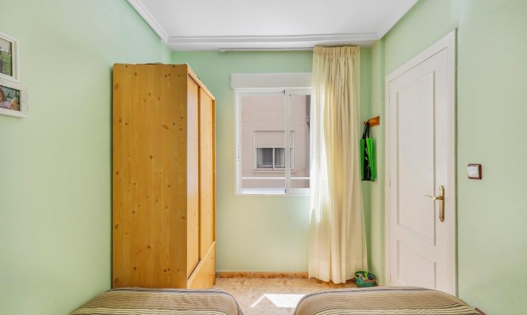 Herverkoop - Appartement / Flat -
Torrevieja* - Estacion de autobuses