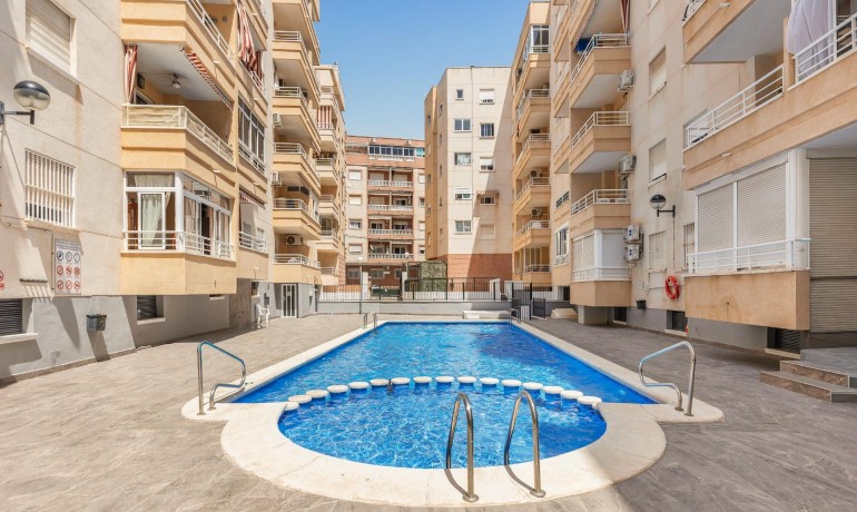 Herverkoop - Appartement / Flat -
Torrevieja* - Estacion de autobuses