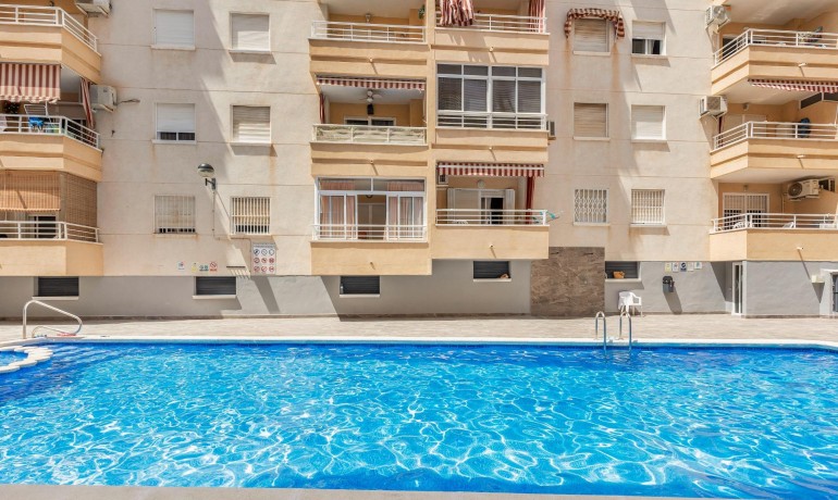 Herverkoop - Appartement / Flat -
Torrevieja* - Estacion de autobuses