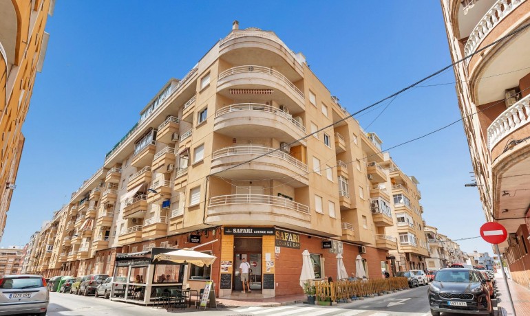 Herverkoop - Appartement / Flat -
Torrevieja* - Estacion de autobuses