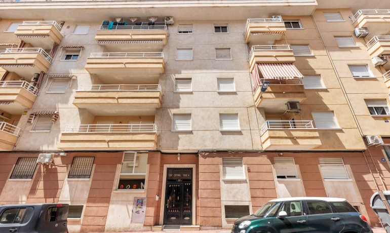 Herverkoop - Appartement / Flat -
Torrevieja* - Estacion de autobuses