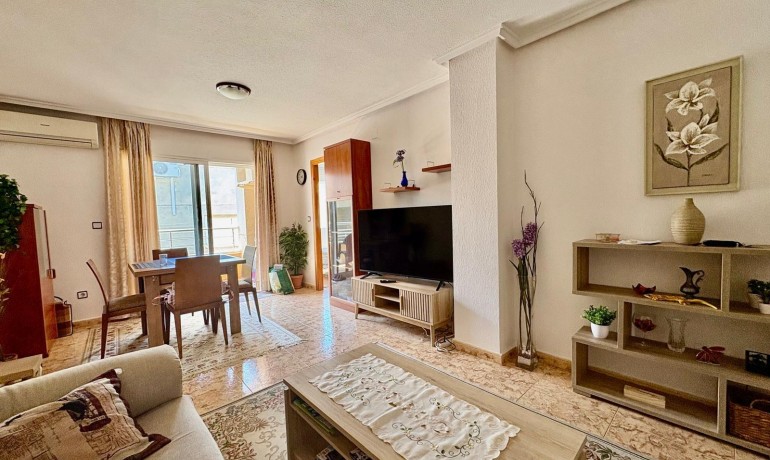 Herverkoop - Appartement / Flat -
Torrevieja* - Estacion de autobuses