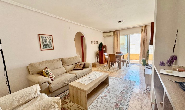 Herverkoop - Appartement / Flat -
Torrevieja* - Estacion de autobuses