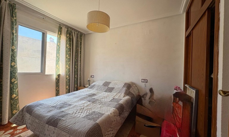 Herverkoop - Appartement / Flat -
Torrevieja* - Estacion de autobuses