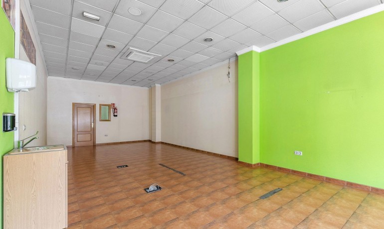 Herverkoop - Reclame -
Torrevieja* - Centro