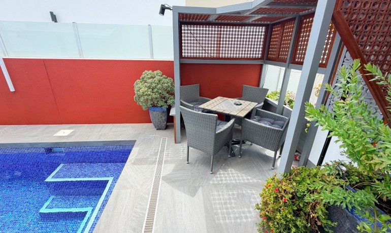 Herverkoop - Villa -
Los Montesinos* - La Herrada