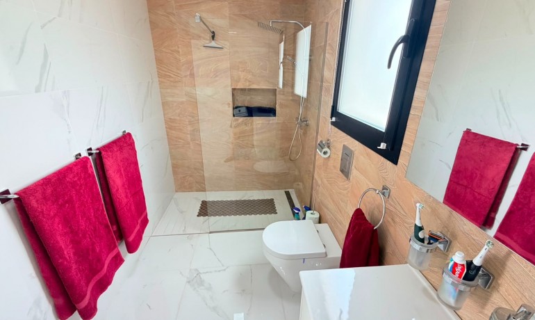 Herverkoop - Villa -
Los Montesinos* - La Herrada