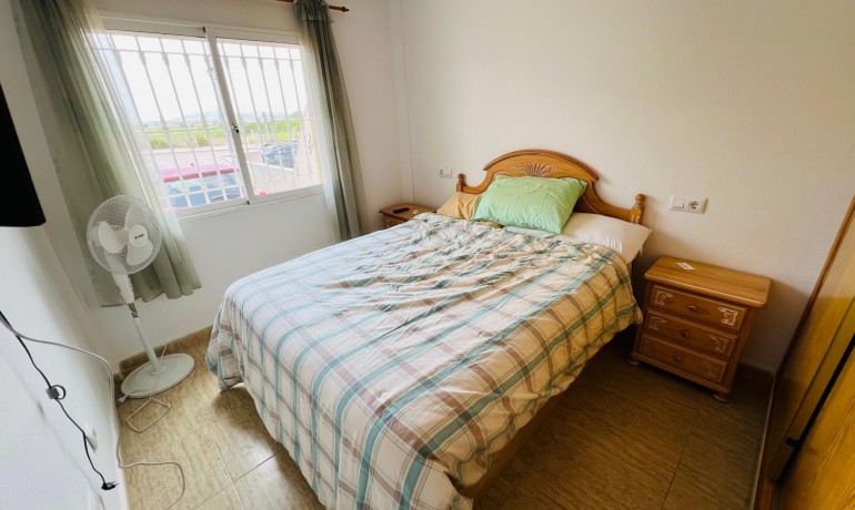 Herverkoop - Huis -
Alicante* - Daya Nueva