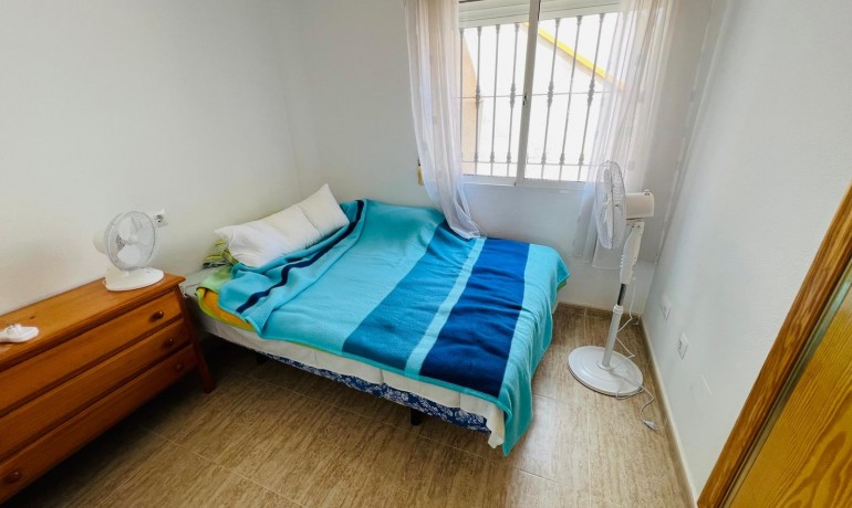 Herverkoop - Huis -
Alicante* - Daya Nueva