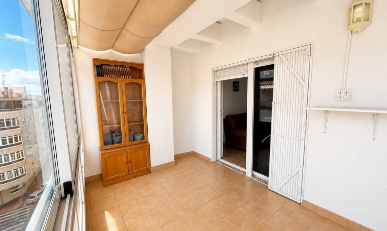 Herverkoop - Appartement / Flat -
Torrevieja* - Estacion de autobuses