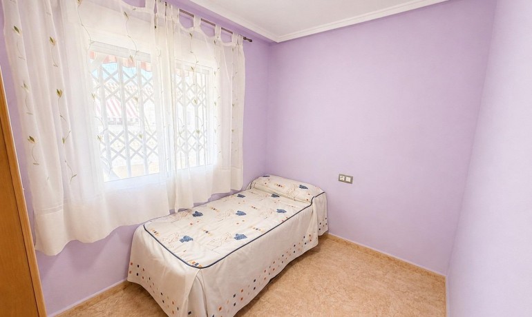 Herverkoop - Appartement / Flat -
Torrevieja* - Estacion de autobuses
