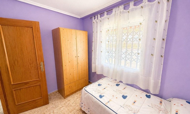 Herverkoop - Appartement / Flat -
Torrevieja* - Estacion de autobuses