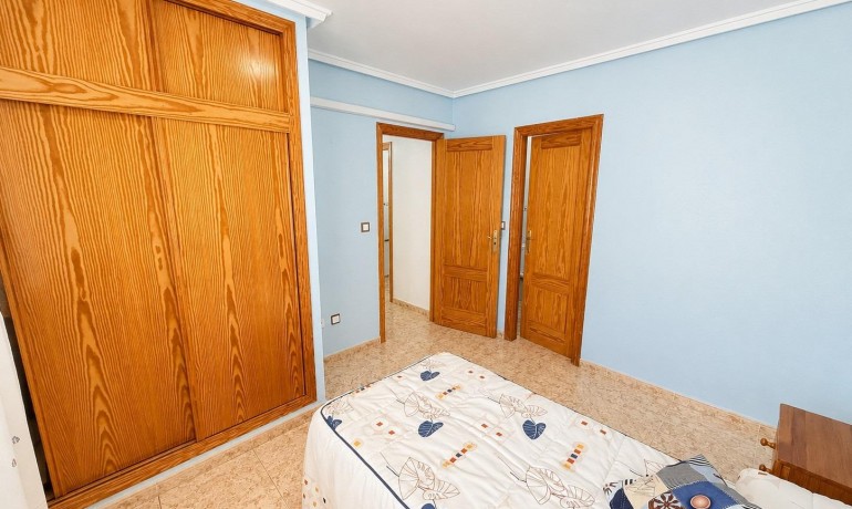 Herverkoop - Appartement / Flat -
Torrevieja* - Estacion de autobuses