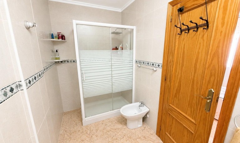 Herverkoop - Appartement / Flat -
Torrevieja* - Estacion de autobuses