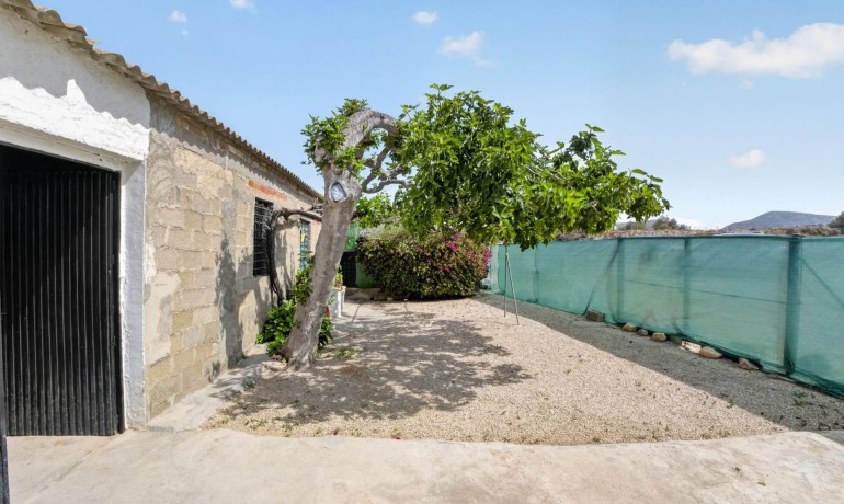 Herverkoop - Finca / Landgoed -
Orihuela - Desamparados-Hurchillo-Torremendo
