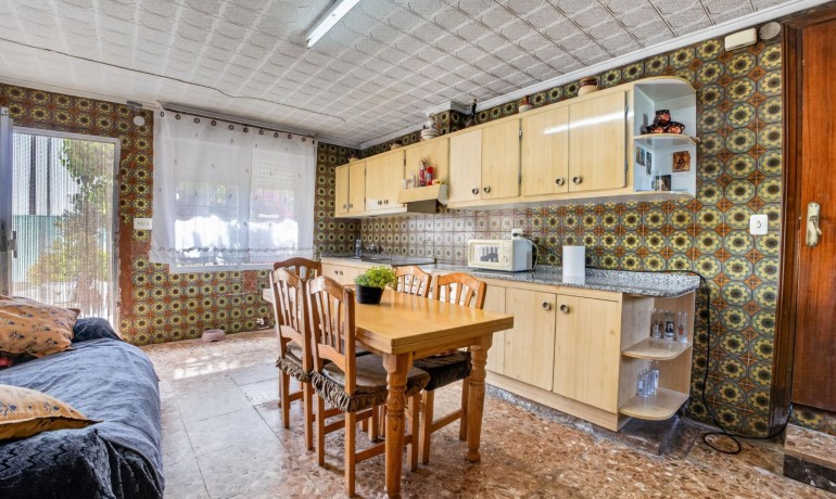 Herverkoop - Finca / Landgoed -
Orihuela - Desamparados-Hurchillo-Torremendo