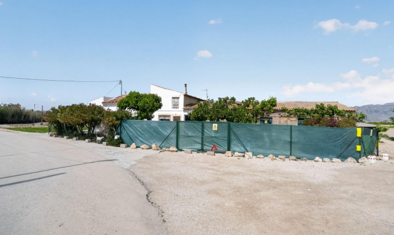 Herverkoop - Finca / Landgoed -
Orihuela - Desamparados-Hurchillo-Torremendo