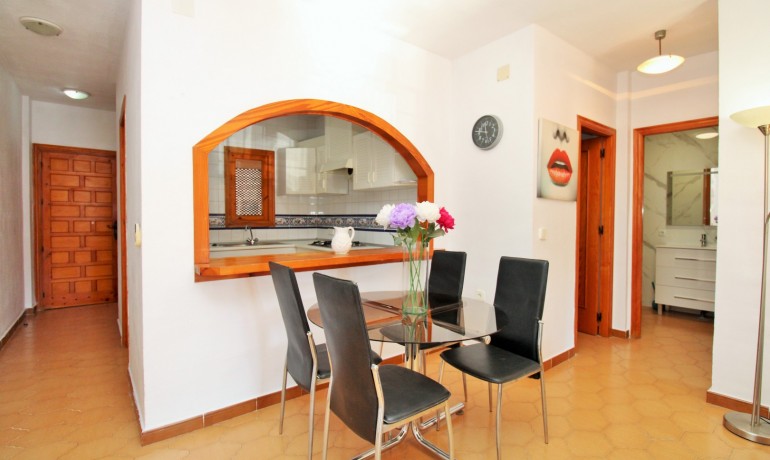 Sale - Apartment / Flat -
Villamartin