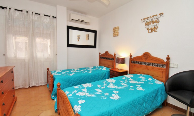 Sale - Apartment / Flat -
Villamartin