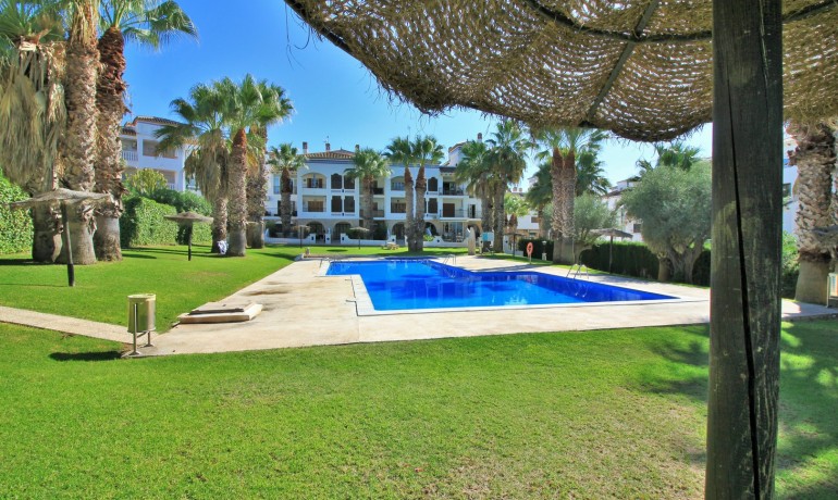 Sale - Apartment / Flat -
Villamartin