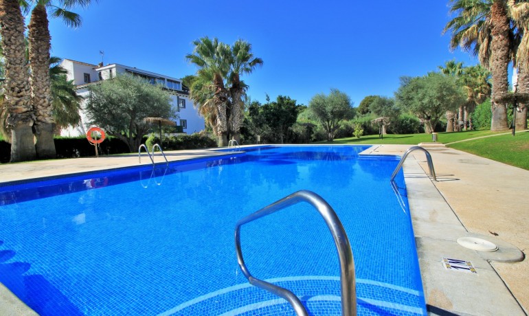 Sale - Apartment / Flat -
Villamartin