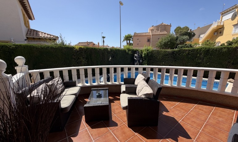 Venta - Villa -
Orihuela Costa - Villamartin
