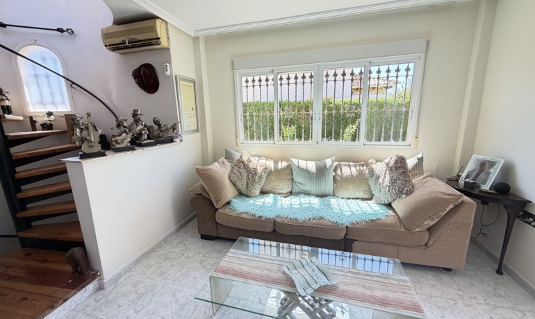 Venta - Villa -
Orihuela Costa - Villamartin