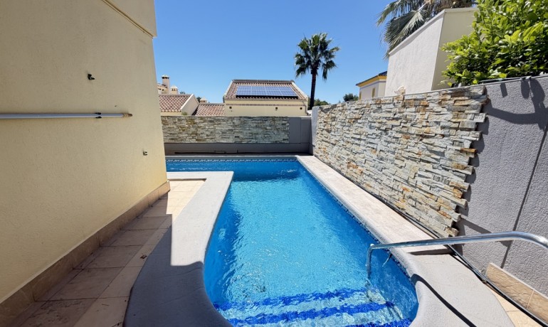 Herverkoop - Villa -
Orihuela Costa - Las Ramblas