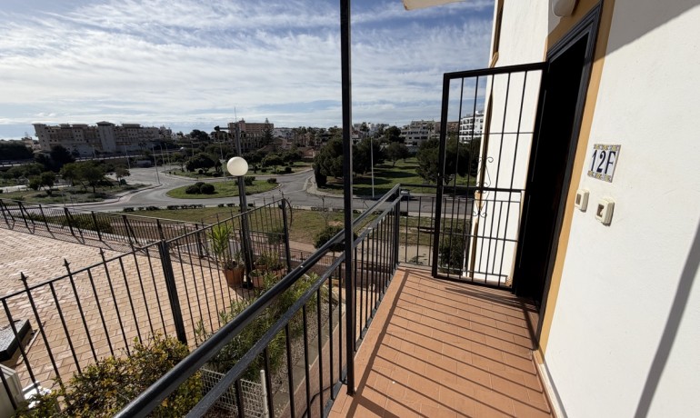 Revente - Appartement / Flat -
Orihuela Costa - La Zenia