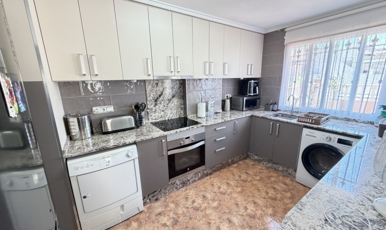 Revente - Maison -
Orihuela Costa - La Zenia